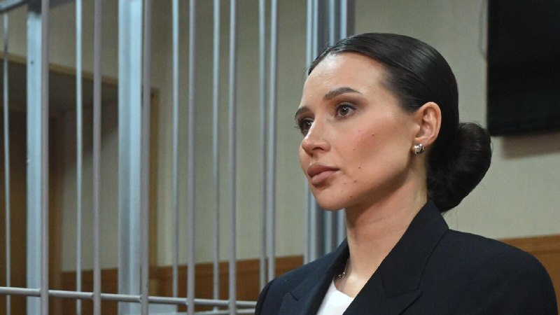 Лерчек приговорили к 5 годам условно и штрафу 765 млн рублей, а также запретили