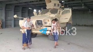 הכוחות החות'ים כבשו את מוקה בן לילה לאחר שהכוחות הנתמכים על ידי סעודיה ואיחוד האמירויות נסוגו. לוחמים נראו…