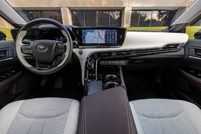 Toyota признала разработку водородного седана Mirai провальной 2