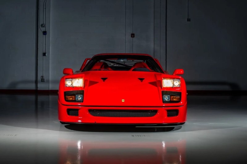 Почти новая F40 уйдёт с молотка — за 34 года суперкар проехал всего 1418 километров. 3