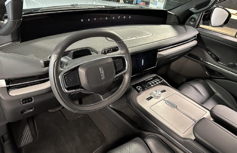 В США начали принимать заказы на обновленный Lincoln Navigator 3