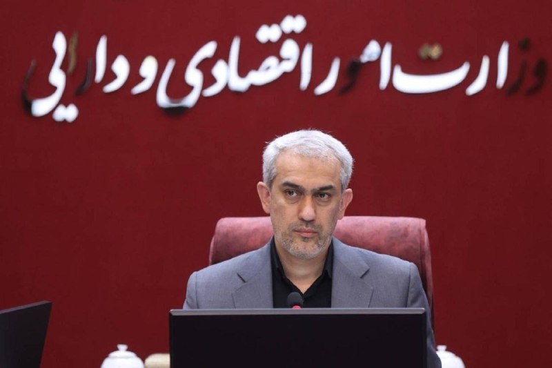تریبون مجلس: ⭕️ تذکر وزیر اقتصاد به رئیس کل بیمه مرکزی🔹وزیر امور اقتصادی و دارایی ضمن تایید اقدامات و برنامه‌ریزی‌های بیمه مرکزی به م
