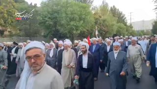 🎦 שיירת מלומדים סונים בדרך למסגד טהראן