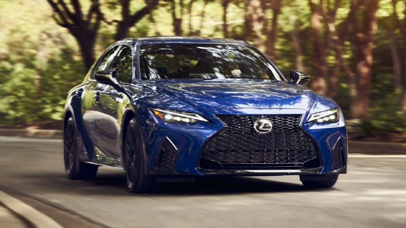 В США представлен обновленный седан Lexus IS 3