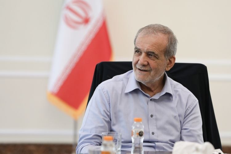 کانال مشرق: 📣پزشکیان: برای رفع نیازهای جامعه فراتر از دیدگاههای سیاسی عمل میکنیم🔸رئیسجمهور: برنامهریزی و اقدام برای خدمت به مردم