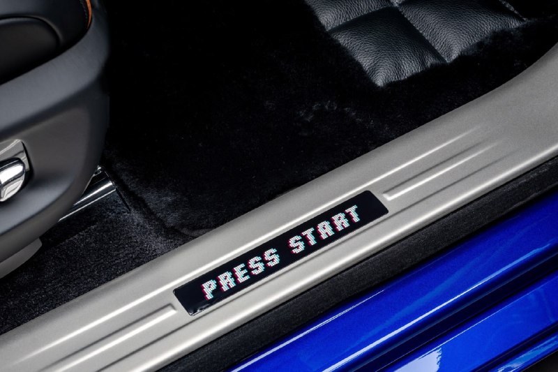 Rolls-Royce создал уникальный Ghost в стиле 8-битных видеоигр 7