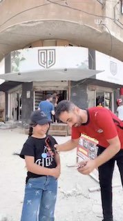 "המאהב של מיליונים." כך הביעו אנשי רצועת עזה את אהבתם למאמן נבחרת מצרים, חוסאם חסן.