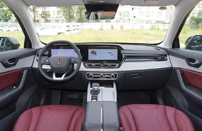 Hongqi HS5 получил «черную» версию и пересмотренные комплектации 6