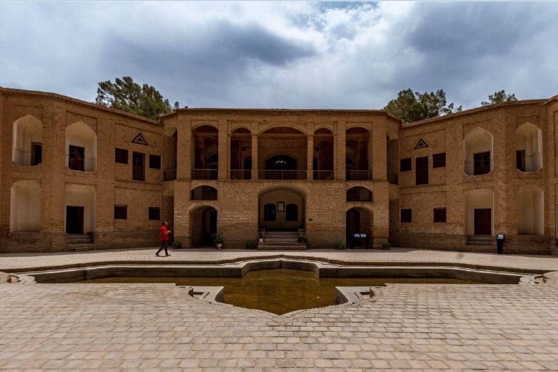 باشگاه خبرنگاران جوان خراسان جنوبی: 🔰آغاز مرمت حصار شمالی میراث جهانی باغ اکبریه بیرجند🔸عملیات مرمت و ساماندهی حصار شمالی باغ جهانی اکبریه بیرجند خراسان جنو