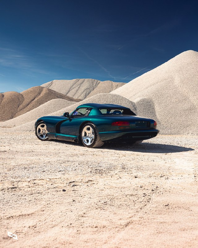 Dodge Viper RT/10 1994 года — это воплощение чистоты и аутентичности: 8-литровый атмосферный двигате 9