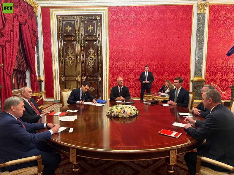 خبرهای فوری: 🔴پایان دیدار نمایندگان ترامپ با پوتین🔹استیو ویتکاف و جرد کوشنر پس از ۳ ساعت مذاکره با رئیس‌جمهور روسیه ولادیمیر پوتین، ک