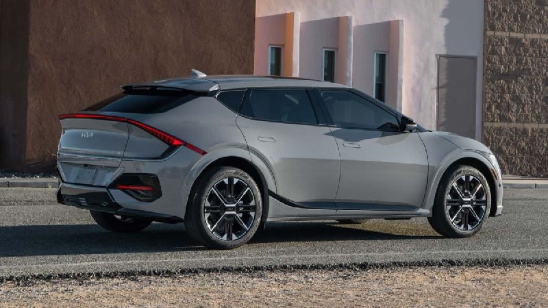 Обновленная Kia EV6 получила спортивную версию GT 2