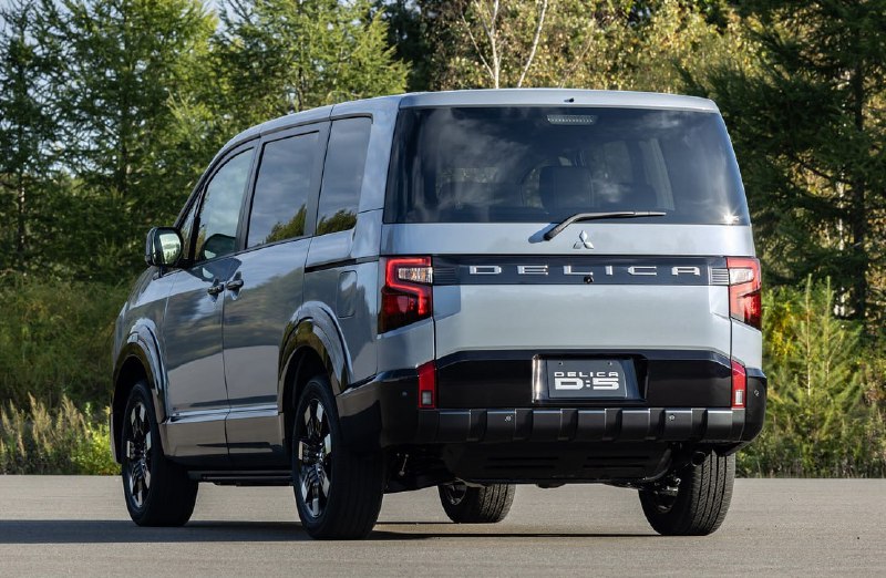 В Японии представили обновлённый Mitsubishi Delica D:5 4