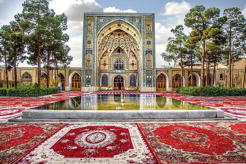 تاریخ و فرهنگ سمنان: بود زیبا نگین شهر سمنان که تابد همچو یک خورشید تابان قدیمی مسجد سلطانی ما بجا مانده ز تاریخ و ز دوران مسجدامام( شاه سمنا