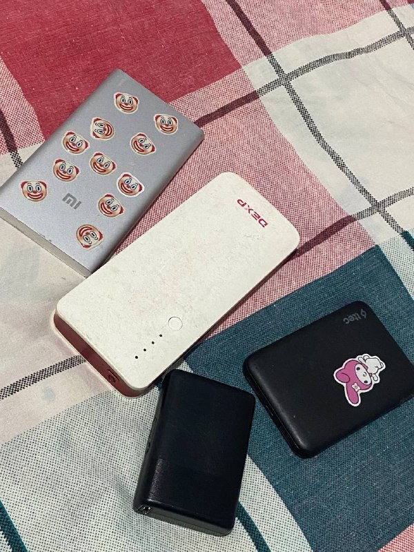 пауэрбанки, рабочие, но старенькие или слабенькие