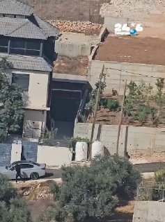 Palestinian reports of 3 injuries in an attack by a large group of settlers in the village of Qusra, southeast of Nablus in Samaria.