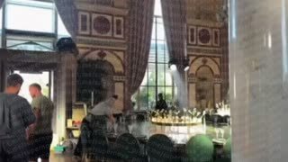 Распространяется видео, снятое, как утверждается, в московском ресторане Balzi Rossi незадолго до взрыва. Автор ролика говорит, что «идет подготовка полным ходом, Александру сегодня 55».По неподтвержденной информации, свой день рождения в ресторане мог пра