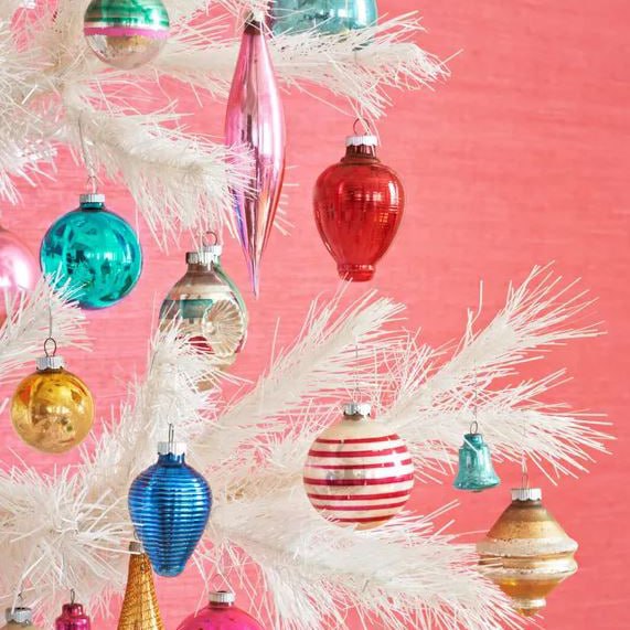 Новогодние тренды в оформлении интерьера Экологичность - Разумное потребление - Новое назначение и прочтение старых вещей - позволяет меньше выбрас... - изображение 8 - красный, цвет, стиль