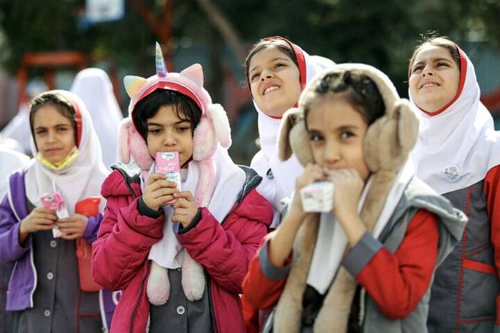 اخبار داغ: دبیر کمیته ملی شیر مدارس:🔹 توزیع شیر در مدارس از ابتدای مهر@Akhbardaq