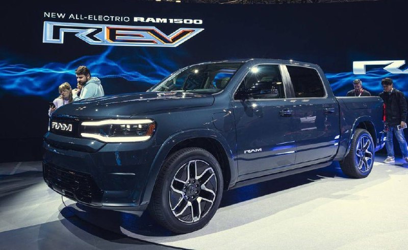 Ram отменил выпуск электрического пикапа 1500 REV
...