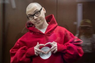 Фигуранта «Маяковского дела» Артема Камардина отправили утилизировать угольные противогазыФигуранта «Маяковского дела» Артема Камардина, который находится в ИК-4 во Владимирской области, отправили работать на утилизацию советских угольных противогазов. Об 