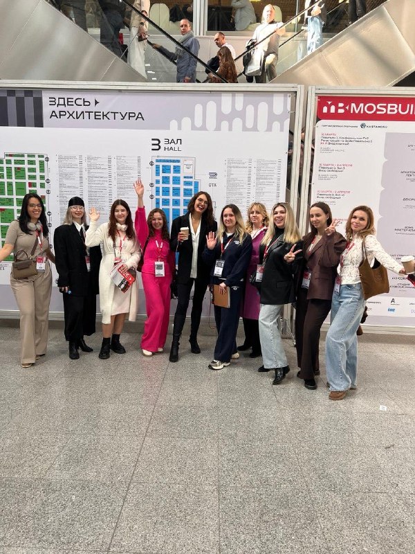 Посетили MosBuild в начале месяца вместе с Анной Марсо И каждый раз после таких событий ловишь одно и то же ощущение рынок сильно впереди большинст... - изображение 1 - которые, марсо, решения