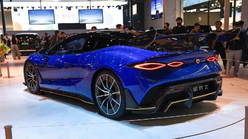Китайский BYD показал электрокар Denza Z с заявкой на «убийцу» Porsche 911. 3