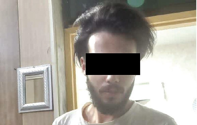 🔴 خـ ـطـ قرمز 🔴: همشهری:در مشهد یک مرد 48 ساله توسط پسر 20 سالهاش با ضربات متعدد چاقو به قتل رسید.این حادثه دلخراش ساعت 2 بامداد روز گذش