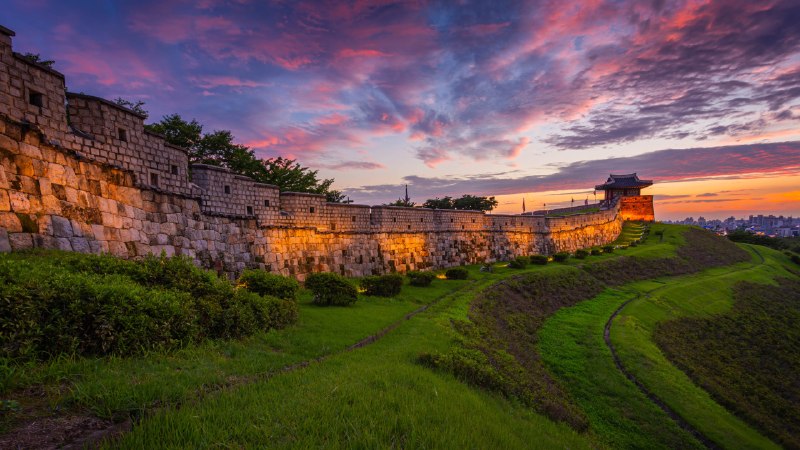 Design meets disciplineOld city wall of Hwaseong Fortress, Suwon, South Korea (© aomam/Getty Images)