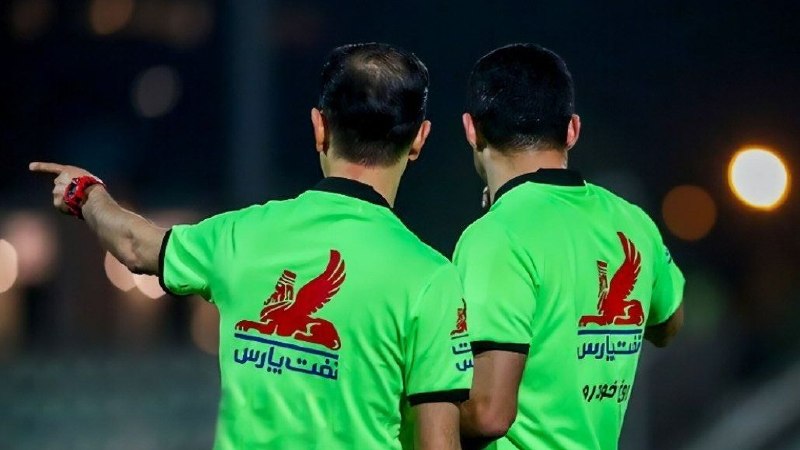 اخبار اصفهان: داوران دیدار سپاهان - تراکتور و ذوبآهن - ملوان مشخص شدند🔹تیم سپاهان روز سهشنبه ۲۶ مرداد ماه میزبان تراکتور تبریز است