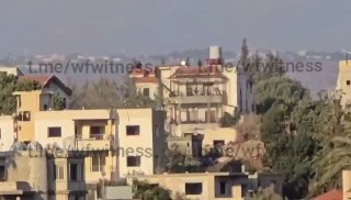 ️🇱🇧🇮🇱 כוחות ישראליים נראו נכנסים לבית בזאוטאר א-שרקייה, דרום לבנון.