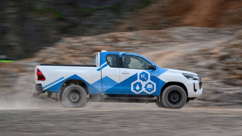 Toyota начала испытания водородного пикапа Hilux 3