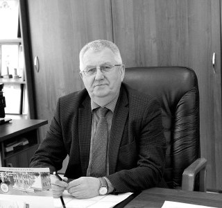 Учёный из Екатеринбурга умер после избиения — доктор сельхознаук сделал школьникам замечание за катание по опытным полям на квадроцикле. 68-летний директор ФГБНУ "Уральский федеральный аграрный научно-исследовательский центр Уральского отделения РАН" Никит