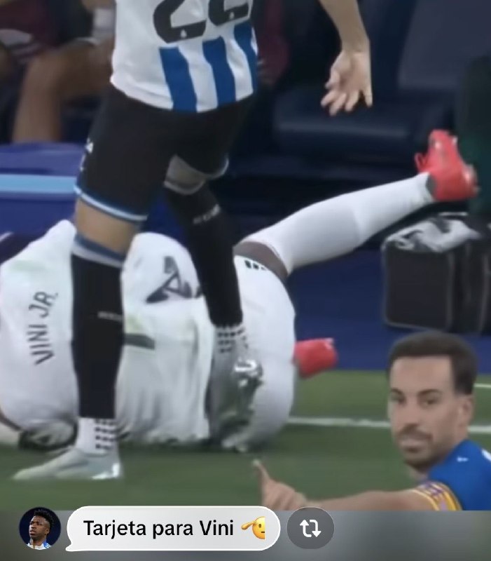 RealMadridCFNews | رئال مادرید سی اف نیوز: وینیسیوس فیلم لگد زدن بازیکن اسپانیول رو ریپلای کرده نوشته: «کارت برای وینی 🫡»آرشیو وار هم گفته این حرکت قرمز مستقیم داش