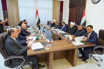 دیده بان ایران: ✅ چراغ سبز چارچوب هماهنگی به دولت عراق برای انحصار سلاح🔴 مقاومت با چه شروطی سلاح را بر زمین می‌گذارد؟🔹 عراق در حالی وارد