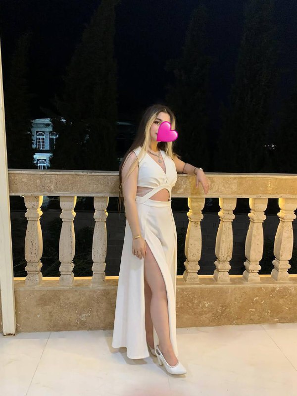 فیلم باز: وای دهنتونو گای یدم عجب فیلمایی داریددددد😍🇮🇷 دختره داگی شده داره به پارتنرش میده میگه وای عاشق کیرتم بخورمش و پسره میزنه