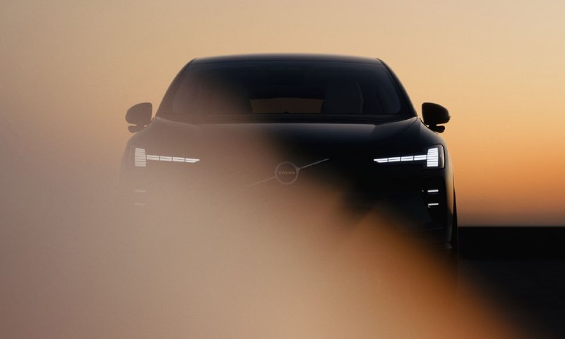 Volvo показала салон нового кроссовера EX60