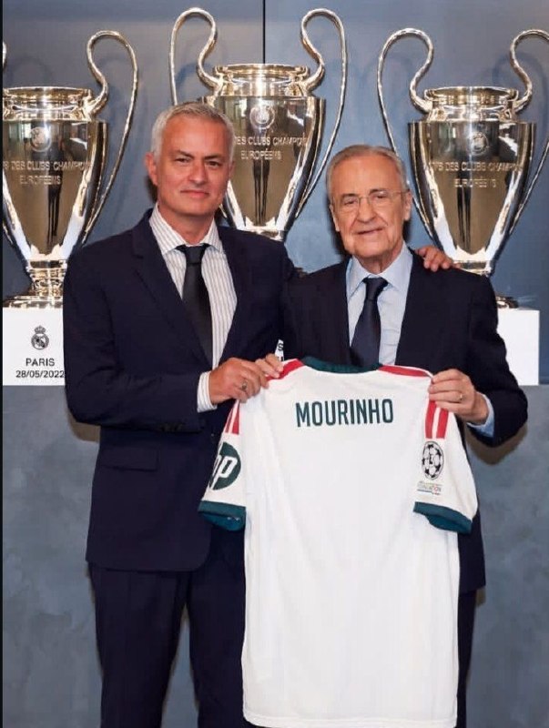 رئال مادرید | Real Madrid: ⚽️🤩 بنظر شما این فصل با مورینیو به چه افتخاراتی میتونیم برسیم ⁉️👑 @FCRealMadrid |