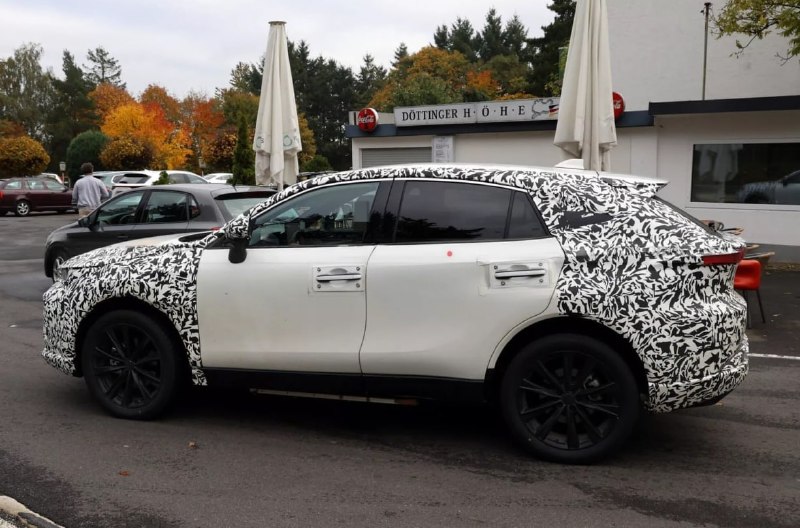 Новая Toyota Harrier станет кросс-купе 2