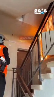 🇮🇱 כוחות הצלה הוזעקו בדקות האחרונות לרחוב שפירא בעיר בעקבות דיווח על ארון חשמל בוער בבנין מגורים, כונני א…