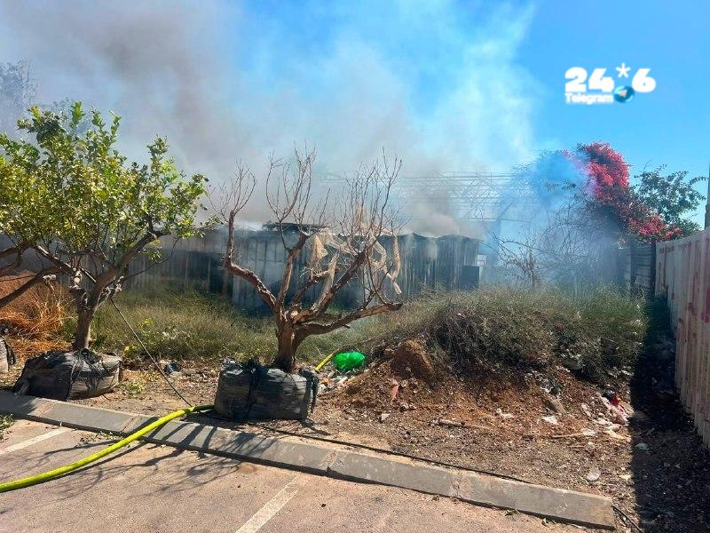 🇮🇱 איתי גל-און. 6 צוותי כיבוי פועלים בשעה זו בשרפת שני מחסנים ברחוב היוגב בנתיבות. בשלב זה אין דיווח על נ…