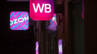 ФАС вынесла предупреждения Ozon и Wildberries — «Коммерсантъ»Маркетплейсы получили предупреждения за ущемления права продавцов: задержки выплат и смену тарифов на логистику «задним числом». Ozon дополнительно досталось за продажу бейджа «оригинал», который