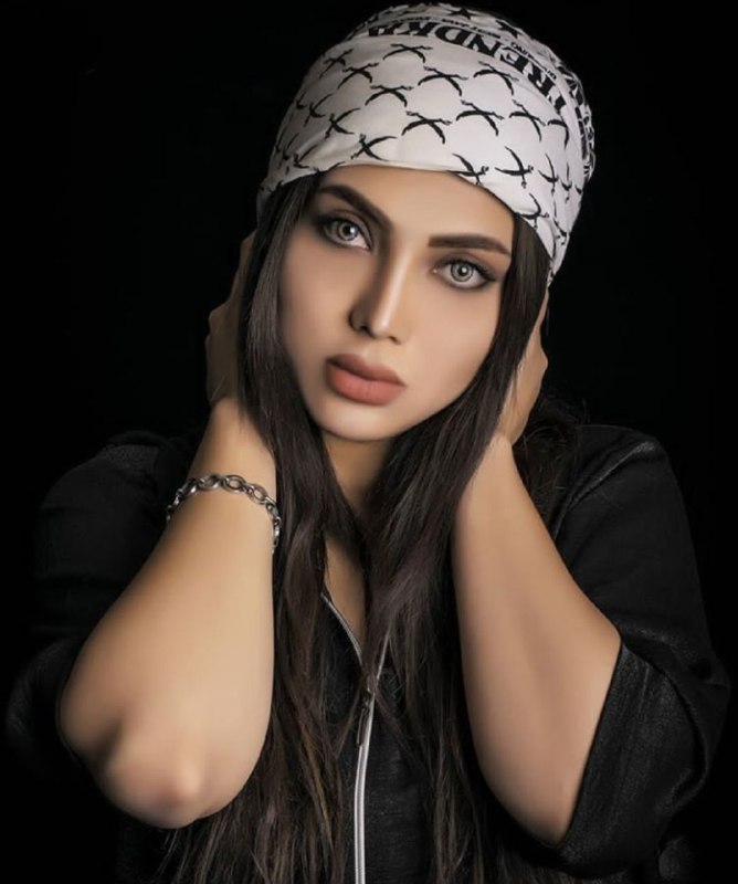 ✔️👈 بََََِِِِِـرتِِِِِِِِِِـََََریََََِِِِِِِِنـََََِِِِِِِِهـٍََََِِِِِِِـاََََِِِِِِِِ 👉✔️: خوشحالم از اینڪہ زنم،از این‌ڪہ هم زمختم، هم لطیفهم مرددم، هم قاطعهم پناه‌دهنده‌ام، هم پناه‌‌جو...جسارت و درایت و اقتدار 