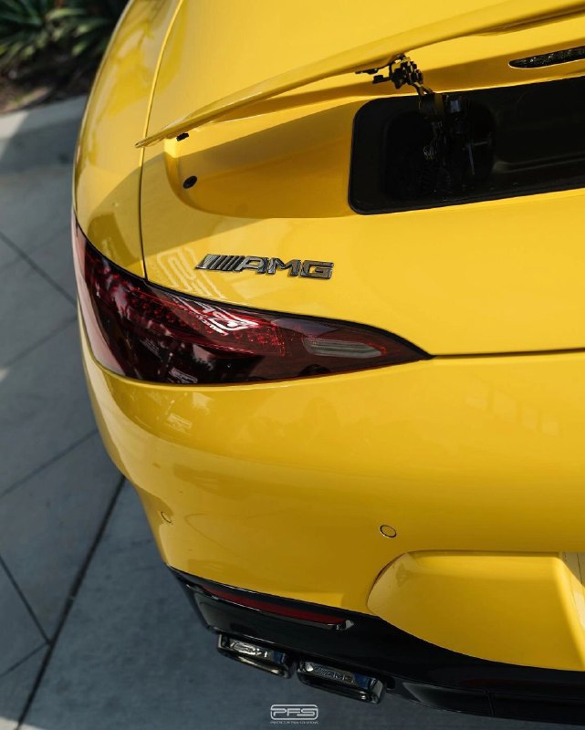 Mercedes-AMG SL 63 (R232) в цвете Sun Yellow 7