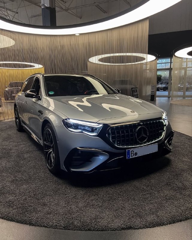 2025 E53 AMG 4MATIC+ Estate 2