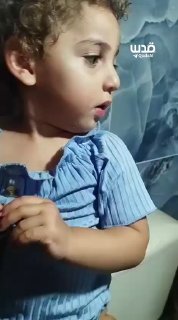 צבא הכיבוש עוצר ילדים בתוך בית משפחתו של הנער ההרוג חליל אבו-עליה, שנורה למוות על ידי כוחות הכיבוש בכפר אל…