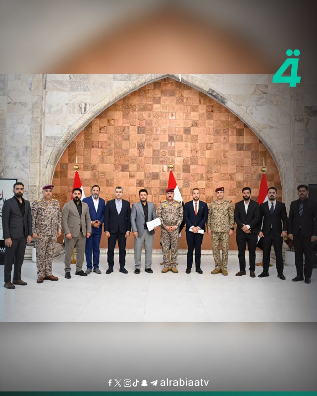 مدير مكتب القائد العام يلتقي ممثلي المتظاهرين ويؤكد الاهتمام بمطالبهم ونقلها للزيدي