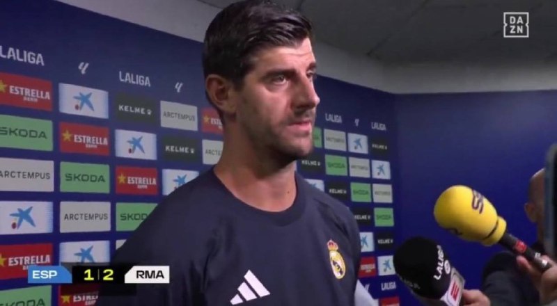 RealMadridCFNews | رئال مادرید سی اف نیوز: 🗣️ تیبو کورتوا: ⚪️دیومانده؟«نمیدونم چقدر براش هزینه شده هاها! بازیکنیه که تازه به تیم اضافه شده. باید قدمبهقدم پیش بر