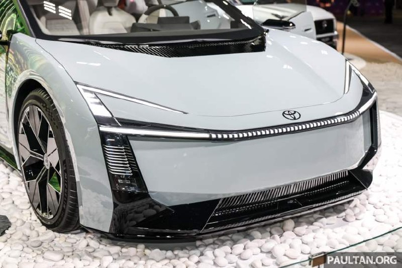 Corolla — и вдруг не «такси по умолчанию», а почти дизайнерский седан? По данным иностранных СМИ, на 6