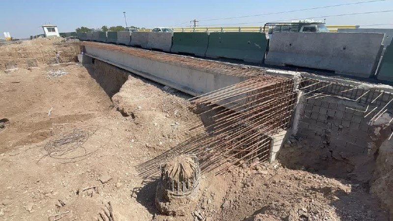 پایگاه خبری شهرداری گلستان: 🚧 گام جدید عملیات عمرانی پل شهید زوارهای؛ آغاز آمادهسازی برای نصب عرشه پل🔹 پس از انتقال تردد خودروها به مسیر جدید، عمل